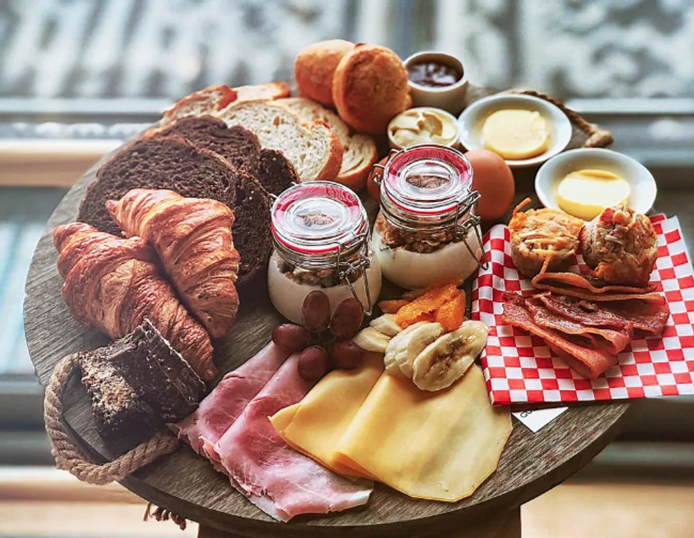 Petit-déjeuner gourmand livré sur place